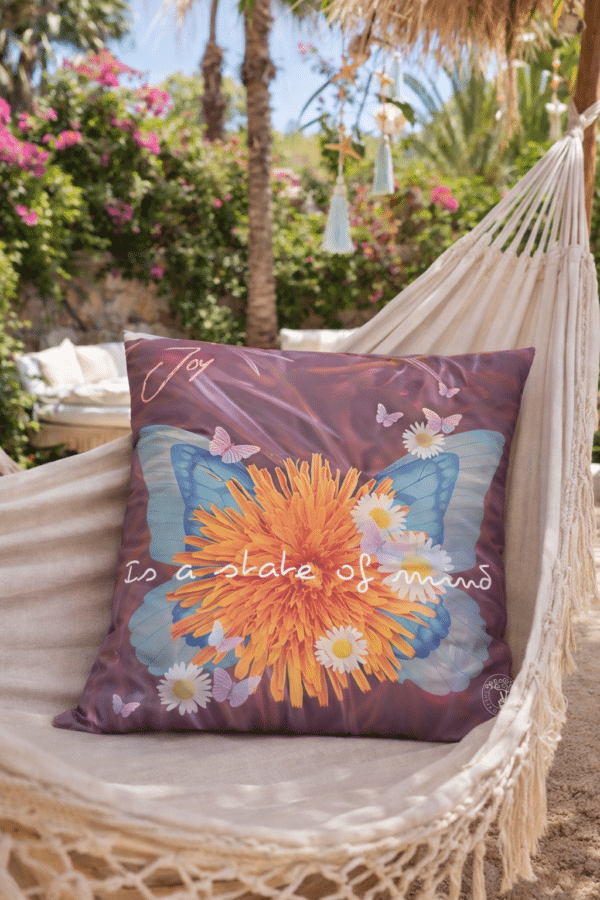Bohemien-hangmat-in-tropische-tuin Joy is a state of Mind